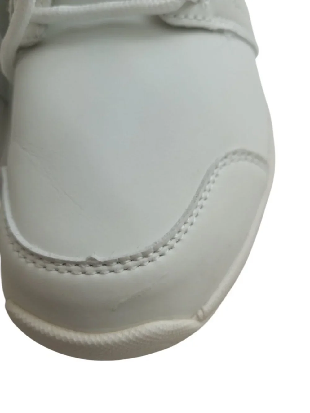 Comfort Wear Stride Cushion Sneaker Shoes Size 8 White Excellent Condition